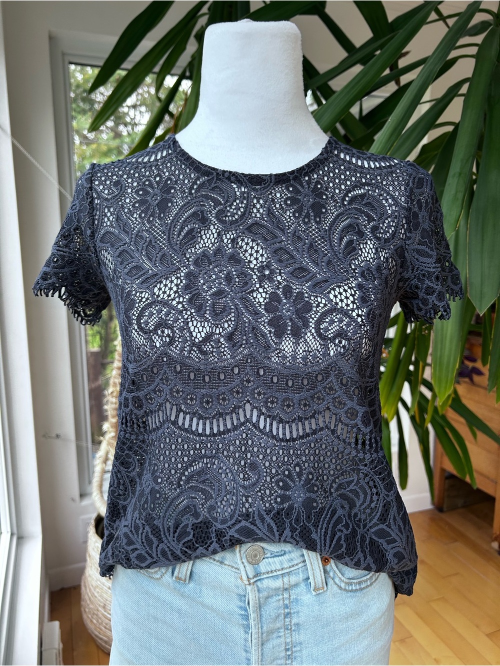 Floral Lace Short-Sleeve Top - Black